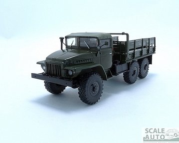 УРАЛ-375 (тентованная кабина) бортовой.jpg