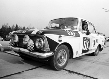 moskvich-412_rally_group_b_2.jpg