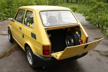 fiat-126p-np-z-przednim--8fd1bcd.jpg