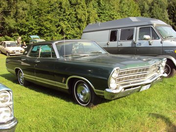 Ford_LTD_(4991636436).jpg