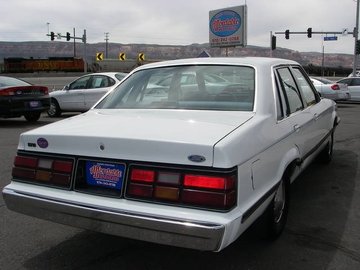 ford-ltd-1986-6.jpg