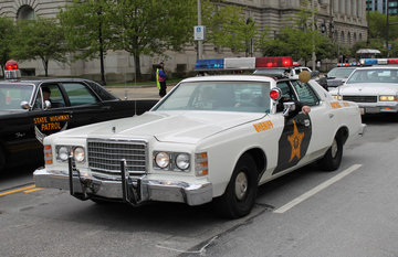 Cuyahoga_County_Sheriff_Ford_LTD.jpg