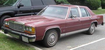 Ford_LTD_Crown_Victoria_sedan_1.jpg