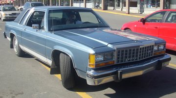 '87_Ford_LTD_Crown_Victoria_Coupe.JPG