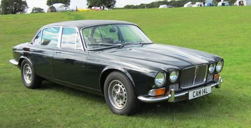 Jaguar_XJ12_Reg_November_1972_5343cc.jpg