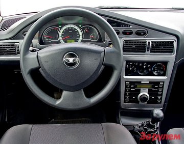 daewoo-nexia-07.jpg