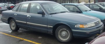 '93-'94_Ford_Crown_Victoria.JPG