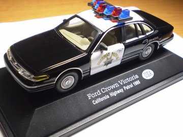 FORD CROWN VICTORIA-chornyj.jpg