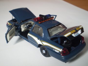 FORD CROWN VICTORIA synyj zad.jpg