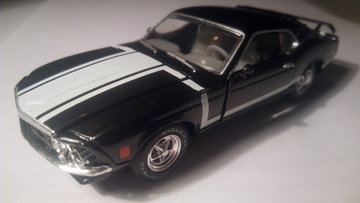 Ford Mustang BOSS 302 (1969) 1:43 Road Champs