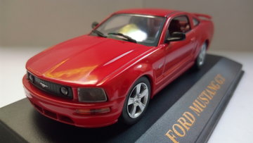 Ford Mustang GT (2005) 1:43 IXO