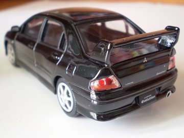 MITSUBISHI LANCER EVO VIII zad.jpg