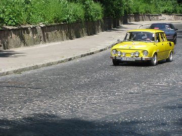 Цей пан весь час намагався когось обігнати і нехай що змагання на регулярність руху - шалена жага перемоги :)