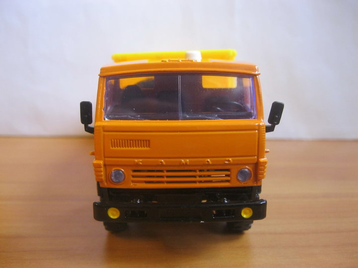 kamaz55105_f 002.jpg