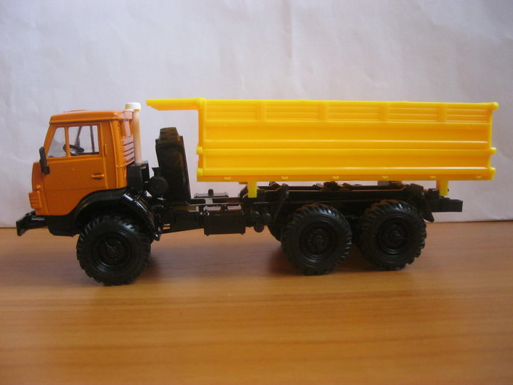 kamaz55105_f 003.jpg