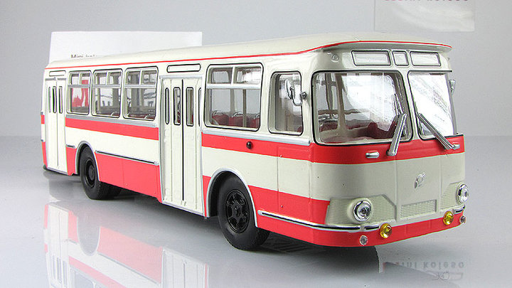 №21 ЛіАЗ-677<br />Виробник: Classicbus<br />Масштаб: 43