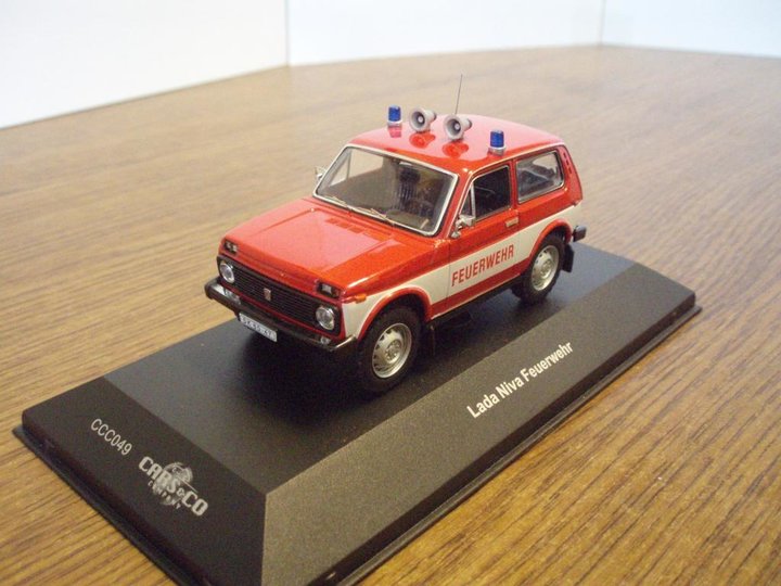 Lada Niva (2121) Feuerwehr<br />Виробник: ІST для Cars &amp; Co<br />Каталожний № CCC049<br />Наклад: 500 шт.