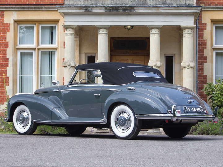 mercedes-benz_300_s_roadster_2.jpg