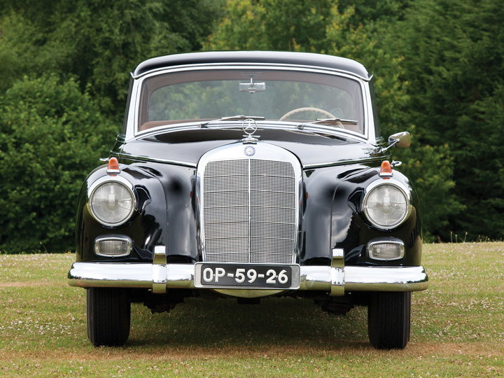 mercedes-benz_300d_1.jpg