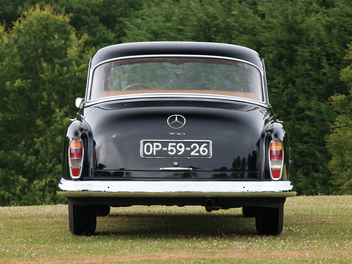 mercedes-benz_300d_3.jpg