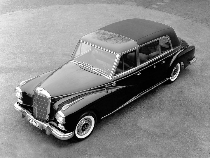 mercedes-benz_popemobile_1.jpg