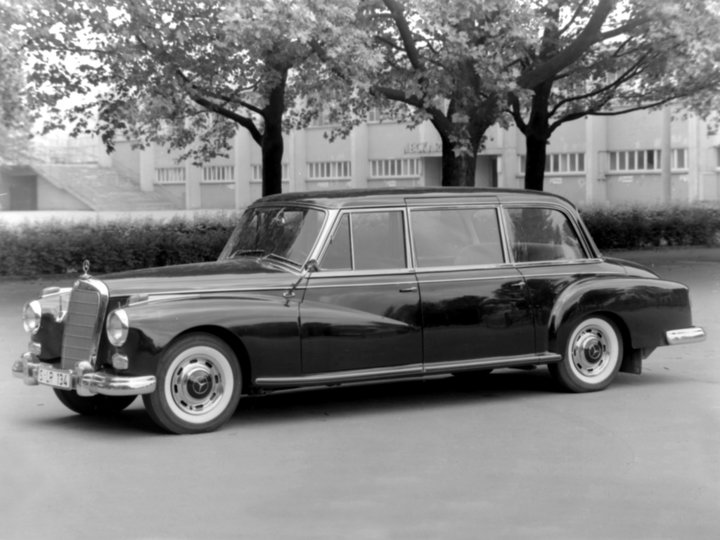 mercedes-benz_300d_pullman_limousine_2.jpg