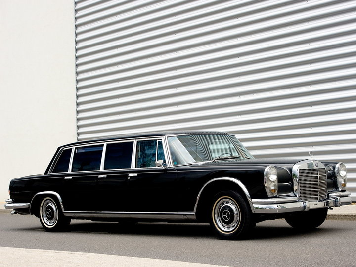 mercedes-benz_600_6-door_pullman_limousine_1.jpg