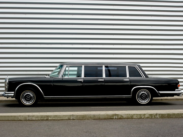 mercedes-benz_600_6-door_pullman_limousine_2.jpg