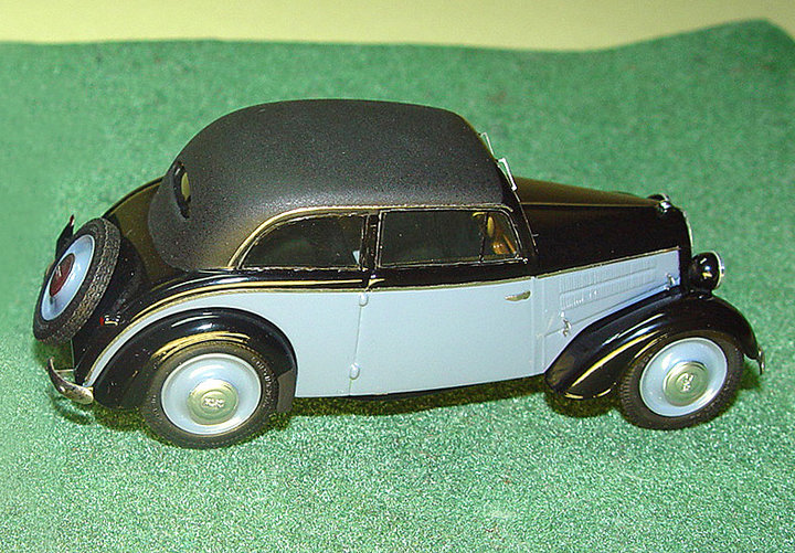 DKW F8 sedan 1939<br />Виробник: EMC<br />Масштаб -1:43. Наклад ? шт.