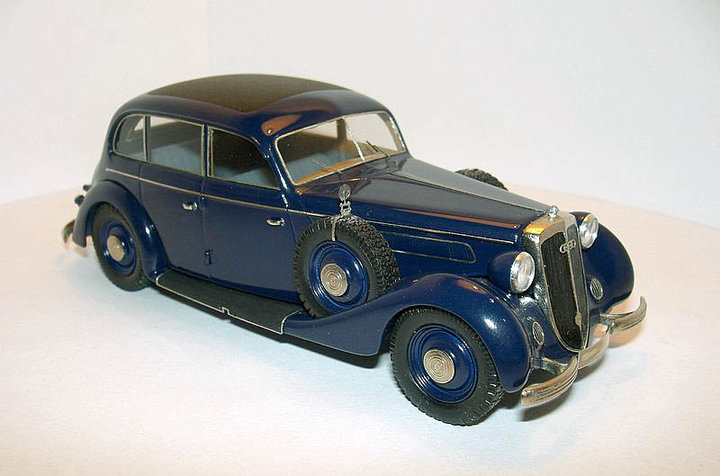 Horch 930V 4-door sedan 1939<br />Виробник: EMC<br />Масштаб -1:43. Наклад ? шт.