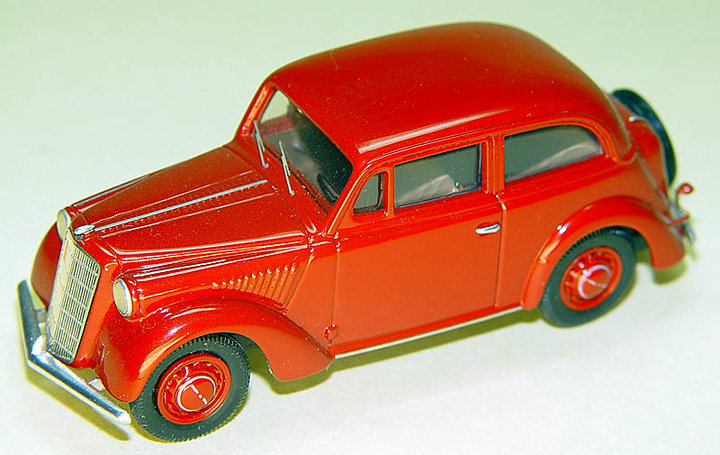 Opel Olympia sedan 1937<br />Виробник: EMC<br />Масштаб -1:43. Наклад ? шт.