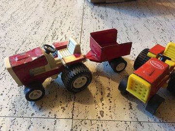 Lot-Of-3-Vintage-Tonka-Garden-Tractor-Tractors-_57 (2).jpg