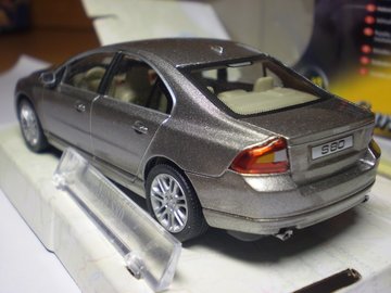 VOLVO S 80 zad.jpg