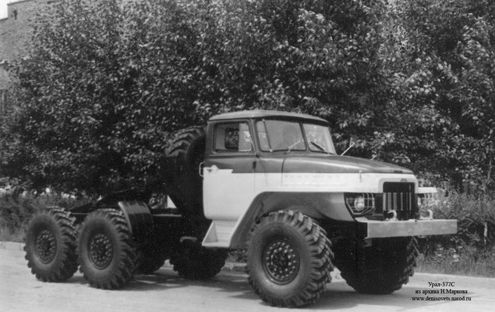 URAL377S_1.jpg