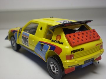 PEUGEOT 205  WRC zad.jpg