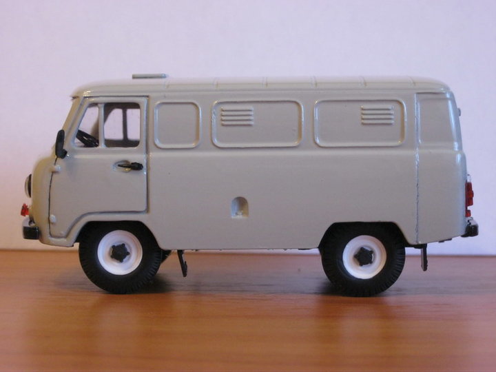 УАЗ-3741. <br />Виробник - Агат, Росія. №6. <br />Масштаб - 1:43.