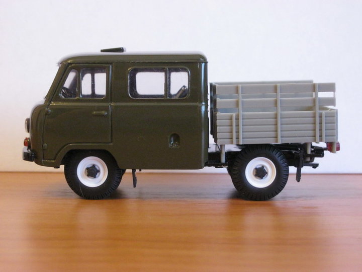 УАЗ-39094. <br />Виробник - Агат, Росія. №3. <br />Масштаб - 1:43.