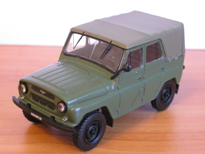 uaz469_f 001.jpg