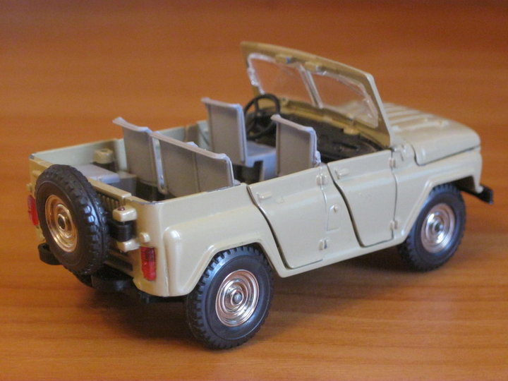 uaz469_f 007.jpg