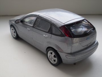 FORD FOCUS ZX5 zad.jpg