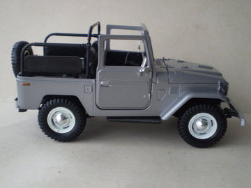 Toyota FJ40-3.jpg