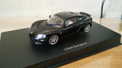 lotus_europa_2006_s_black_autoart.jpg