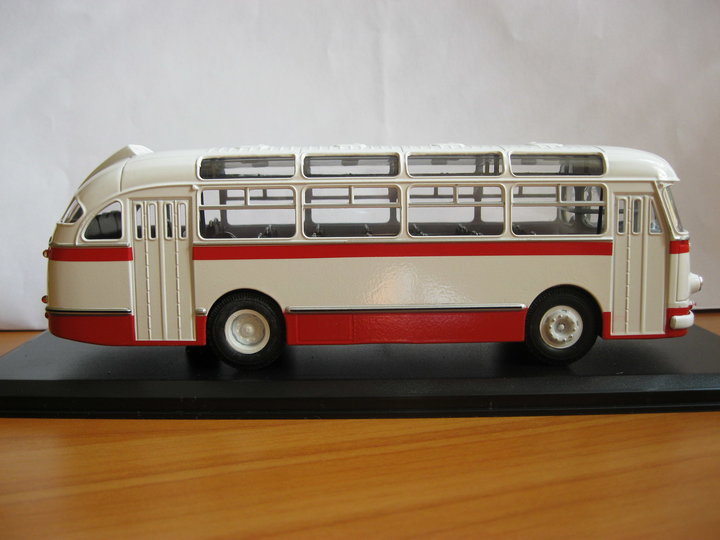 ЛАЗ-695Е (LAZ-695E).<br />Виробник - Classiсbus, Росія.<br />Масштаб - 1:43.