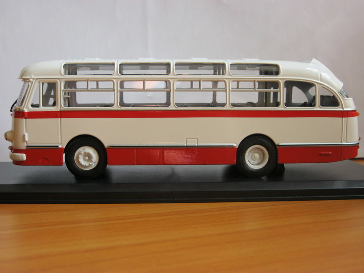 ЛАЗ-695Е (LAZ-695E).<br />Виробник - Classiсbus, Росія.<br />Масштаб - 1:43.