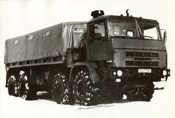 KRAZ4E6316_02.jpg