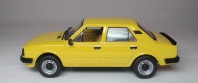 Škoda 120L 1983 (3).jpg