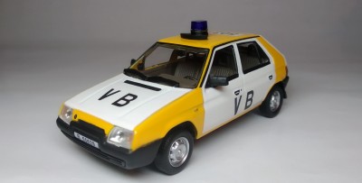 Škoda Favorit 136L Veřejná bezpečnost 1988 (2).jpg