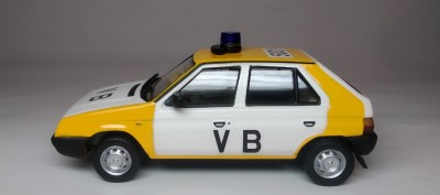 Škoda Favorit 136L Veřejná bezpečnost 1988 (3).jpg