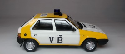 Škoda Favorit 136L Veřejná bezpečnost 1988 (7).jpg