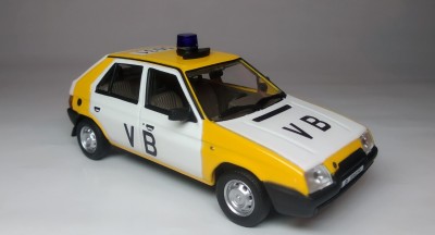 Škoda Favorit 136L Veřejná bezpečnost 1988 (8).jpg